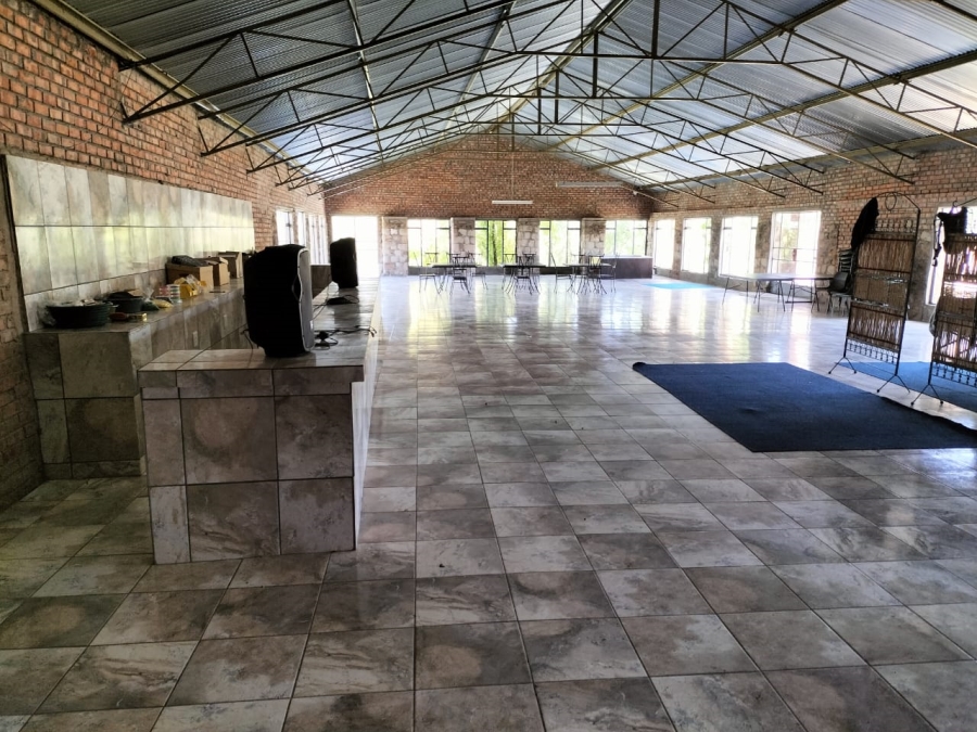 8 Bedroom Property for Sale in Tweespruit Free State